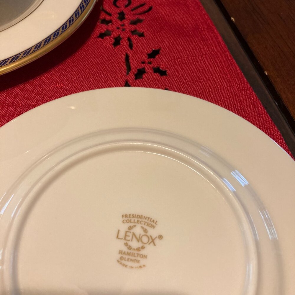 Footed Tea Cups - Picture 3 of 4